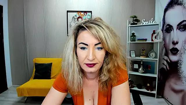 Cassandra_Hotty from StripChat