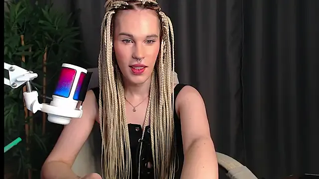 Cassie_Bae on StripChat 