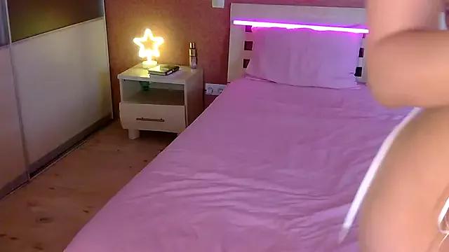 Cassie_Pinkkk from StripChat is Freechat