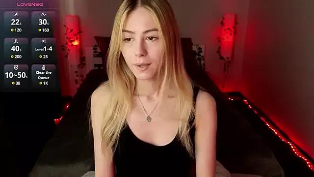 CassieMoan from StripChat