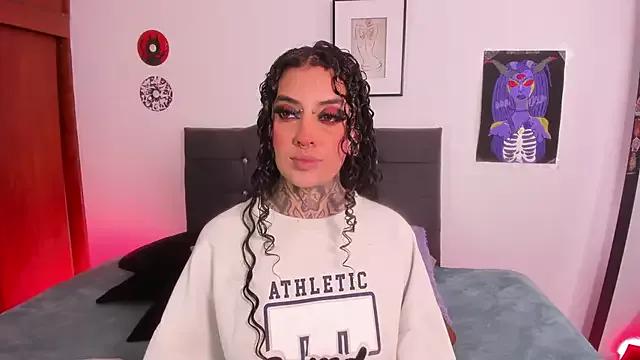 Cata_green from StripChat is Freechat