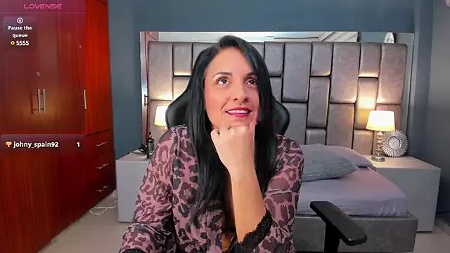 Cata_Joness from StripChat is Freechat