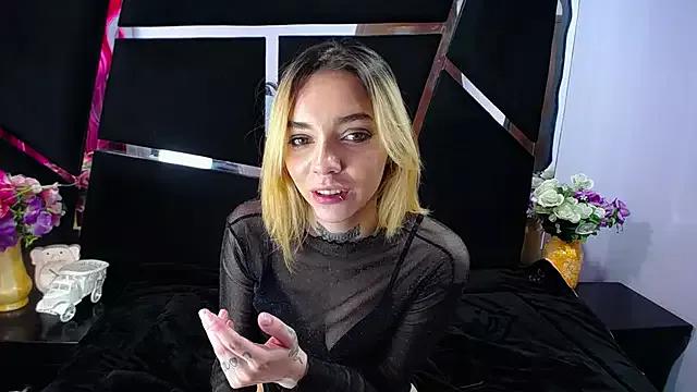 Catalina_Sg from StripChat