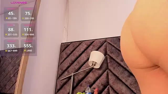 Try our streaming cams variety and talk on a personal level with our adorable girls streamers, showing off their bountiful shapes and dildos.