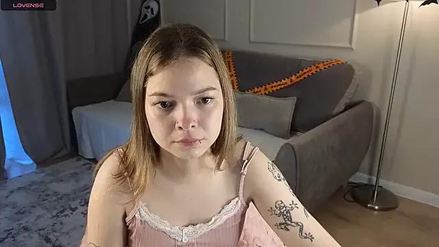 Try our streaming cams variety and talk on a personal level with our adorable girls streamers, showing off their bountiful shapes and dildos.