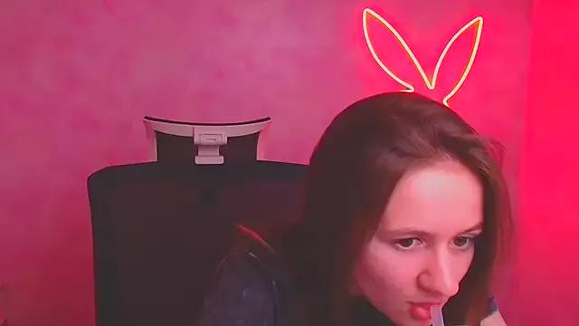 Catherine_e from StripChat is Freechat
