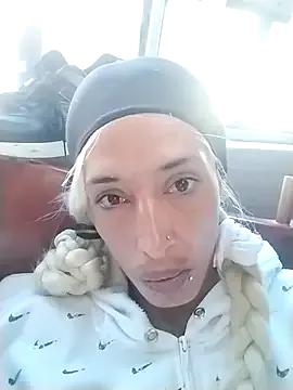 catrina_love from StripChat is Freechat