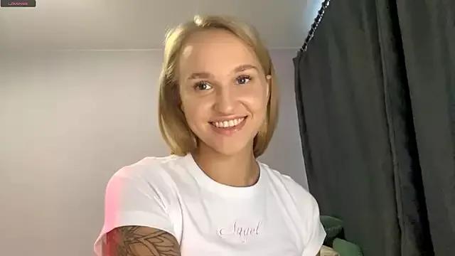 Try our streaming cams variety and talk on a personal level with our adorable girls streamers, showing off their bountiful shapes and dildos.