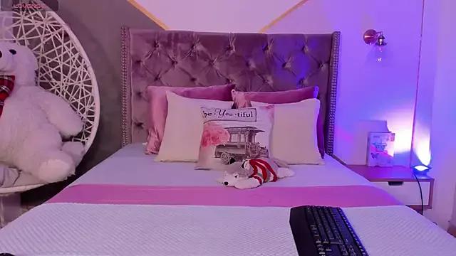 Try our streaming cams variety and talk on a personal level with our adorable girls streamers, showing off their bountiful shapes and dildos.
