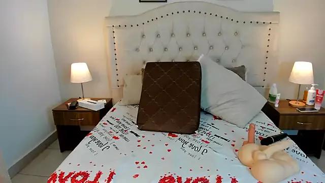 Try our streaming cams variety and talk on a personal level with our adorable girls streamers, showing off their bountiful shapes and dildos.