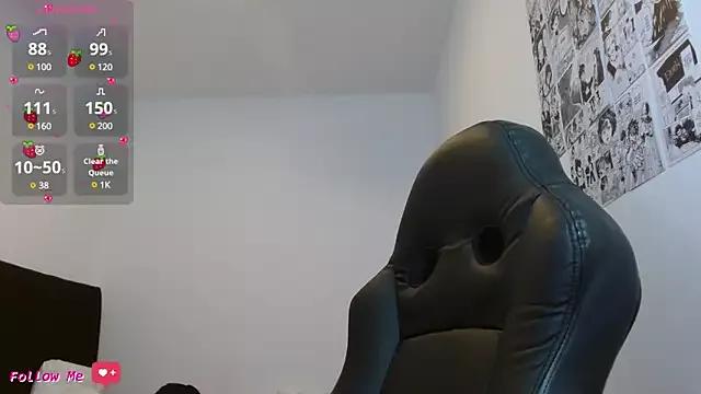 Try our streaming cams variety and talk on a personal level with our adorable girls streamers, showing off their bountiful shapes and dildos.