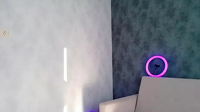 Try our streaming cams variety and talk on a personal level with our adorable girls streamers, showing off their bountiful shapes and dildos.
