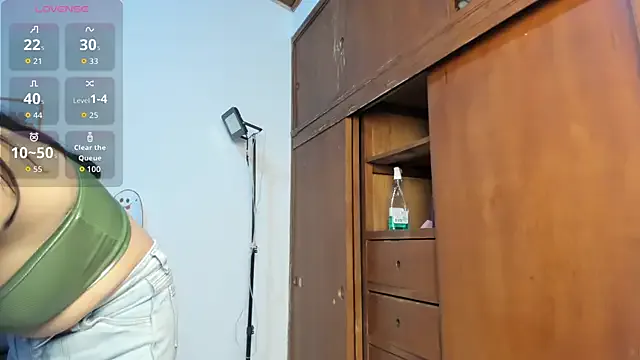 CeletheJones on StripChat 