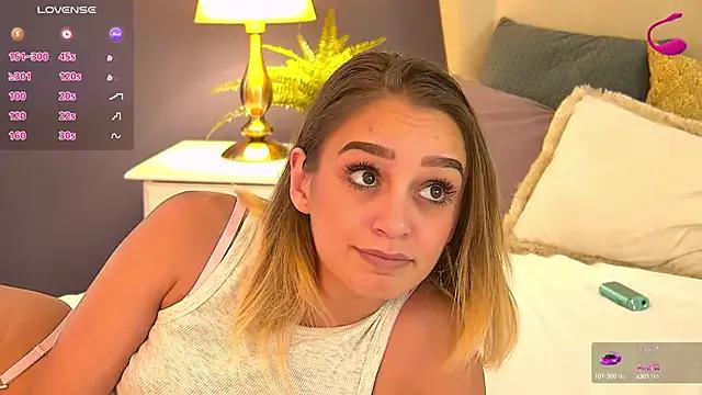 CelinePetiite from StripChat is Freechat