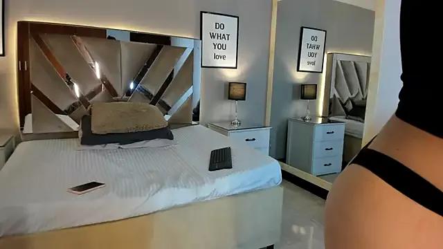 Try our streaming cams variety and talk on a personal level with our adorable girls streamers, showing off their bountiful shapes and dildos.