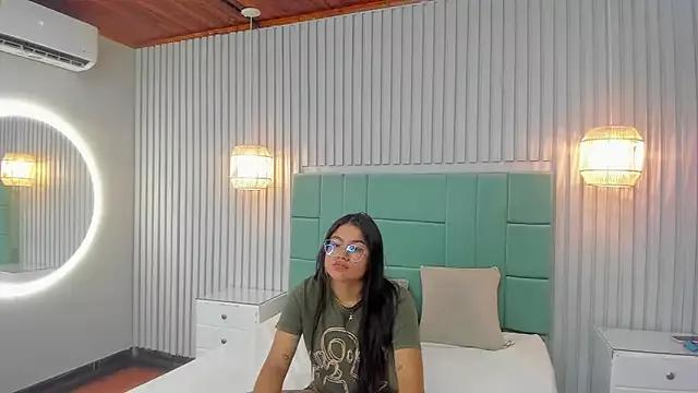 charlootte2 from StripChat is Freechat