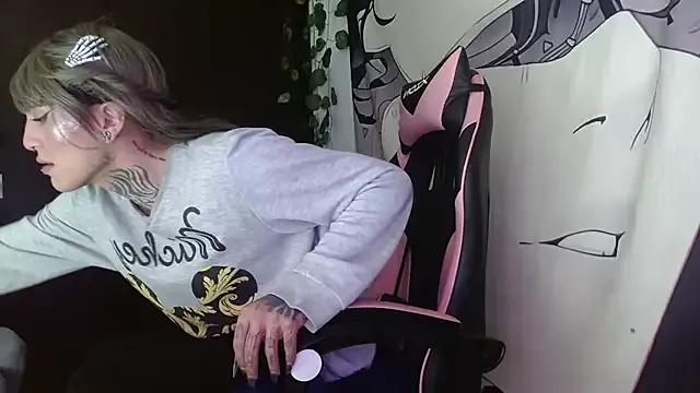 charlotbelucci_ from StripChat is Freechat