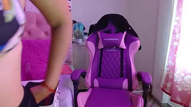 Try our streaming cams variety and talk on a personal level with our adorable girls streamers, showing off their bountiful shapes and dildos.