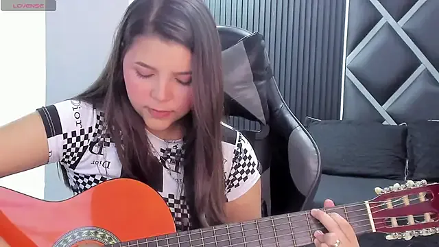 Charlotte-Star from StripChat is Freechat