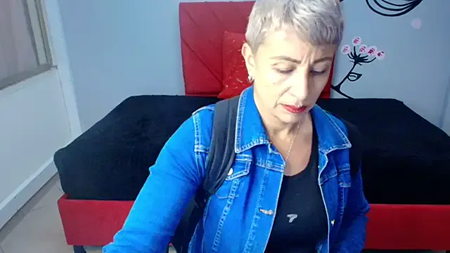 Charlotte__Gray from StripChat is Freechat