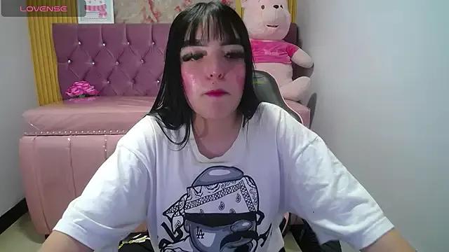 Try our streaming cams variety and talk on a personal level with our adorable girls streamers, showing off their bountiful shapes and dildos.