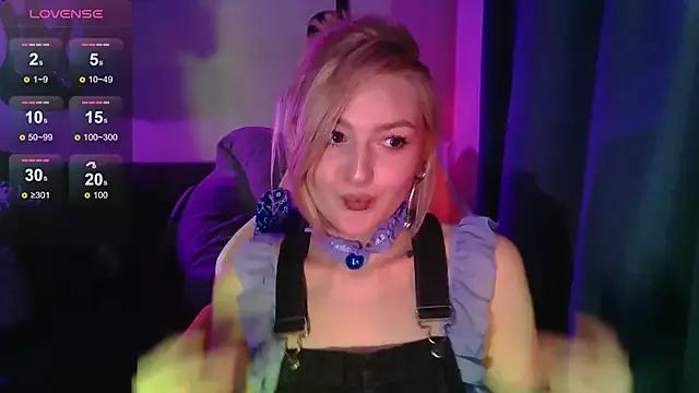 Try our streaming cams variety and talk on a personal level with our adorable girls streamers, showing off their bountiful shapes and dildos.