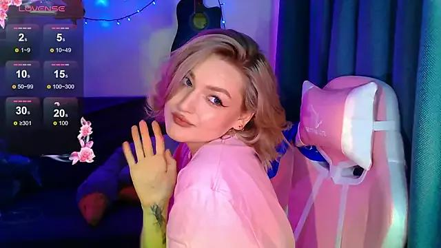 Charming_Nicolette from StripChat is Freechat