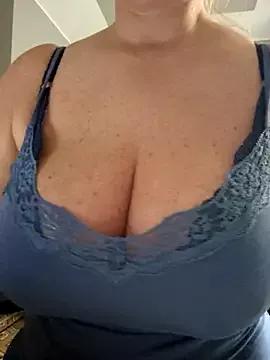 Charminghostess_ from StripChat is Freechat