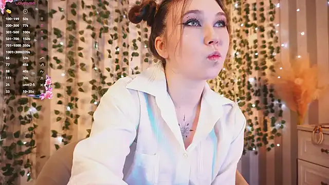 cheeky_cherry_ on StripChat 