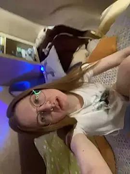 chereshenka from StripChat is Freechat