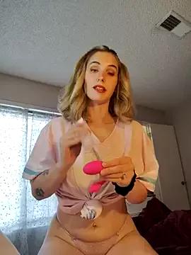 Cherokee_babe from StripChat is Freechat