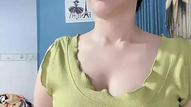 cherry_2005 from StripChat is Freechat