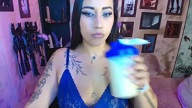 cherryy_bombshelll from StripChat is Freechat