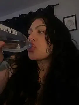 chicanachic13 on StripChat 