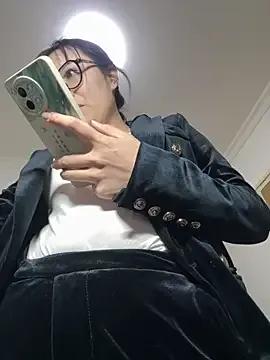 chick-888 from StripChat is Freechat