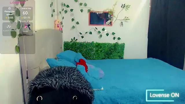 Chiiiiara_ from StripChat