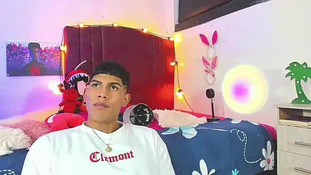 ChiliciousCouple from StripChat is Freechat