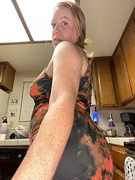 ChiliRoja from StripChat is Freechat