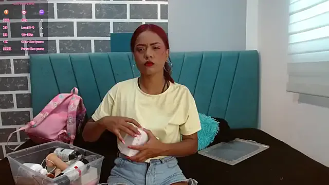 Chloe_Brown3 from StripChat is Freechat