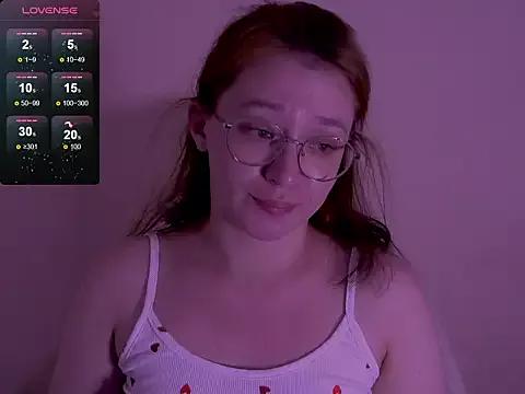 Chloe_strip from StripChat is Freechat