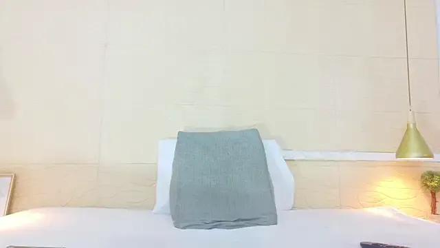 Chocolatte_bar from StripChat