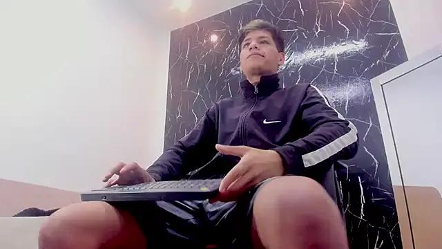 ChrisAndMaxWithBigCocks from StripChat is Freechat