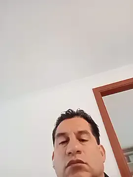 ChrisFloresP from StripChat is Freechat