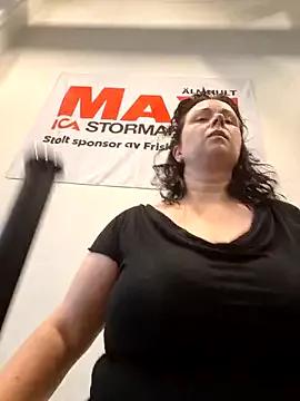 Chrissy_Christal from StripChat is Freechat