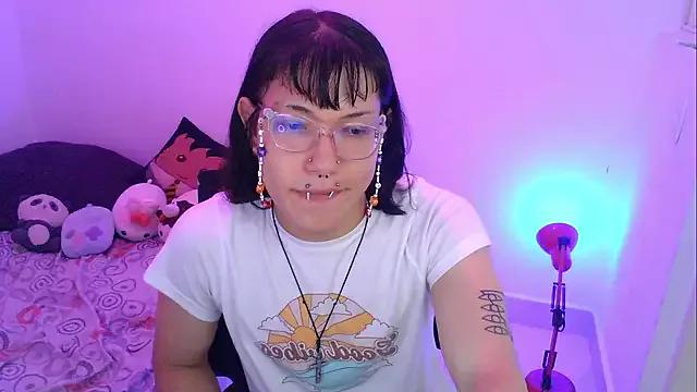 christina_vamp from StripChat is Freechat