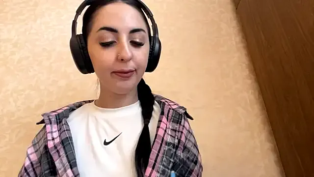 CindyFlowers from StripChat is Freechat