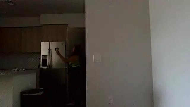 cinnaminnie from StripChat