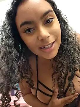 cinnaminnie from StripChat