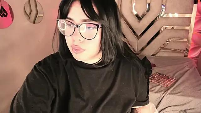 cinnamon8_ from StripChat