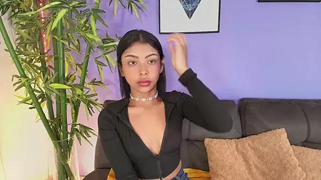 cinnamon_kyla from StripChat
